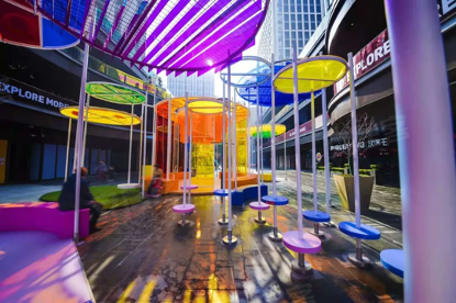 周边3-4公里内还有弘基时尚生活中心,亚新生活广场,上海大自鸣钟广场