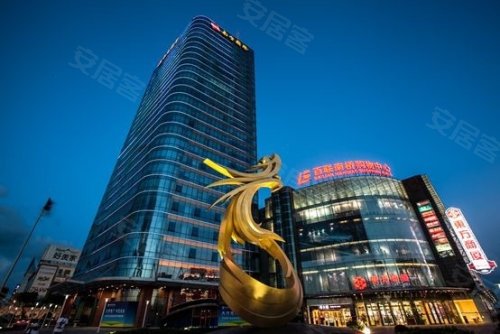 传悦坊(在建中),苏宁生活广场,宝龙城市广场,奉贤万达广场(在建中)