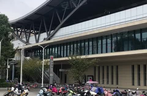 项目东侧200米西漳地铁站