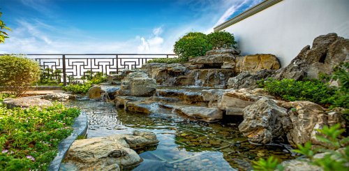 (庭院实景)(门牌)东方院墅水云居桃花源东方院墅是鑫炎集团首进荷城的