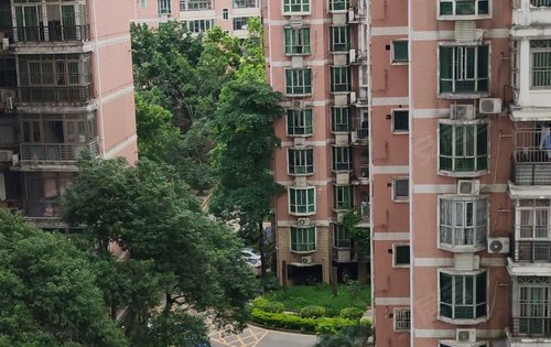 7楼的视野开阔看山景非常舒适