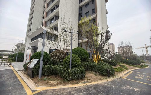 长安TOD花海十二城动态:交付后,整体绿化园林景观,立体园林,花园小区,楼栋外观灰色,深灰浅灰,-石家庄安居客