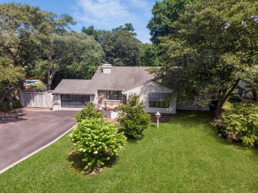 unique style pervades in this s. bayport treasure