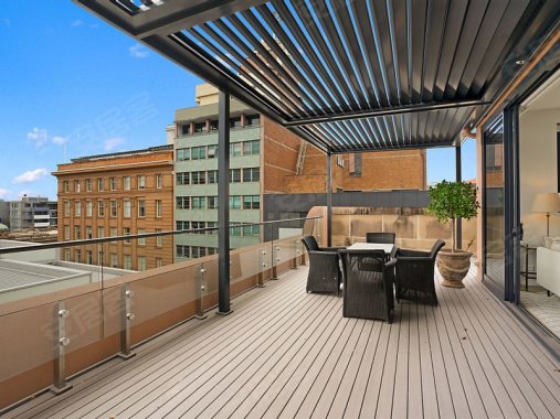 精美顶层公寓,位于herald传统大楼内,带宽敞露台,.