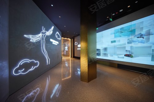 拉普达星球降临无锡惊现茅台小龙虾