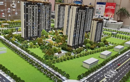 铂悦府沙盘一楼带院地面抬高一米不用担心潮湿积水