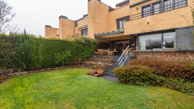terraced house in pozuelo de alarcón