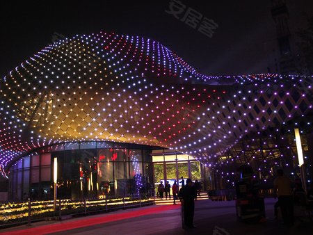 绿地湖湘中心营销中心夜景图