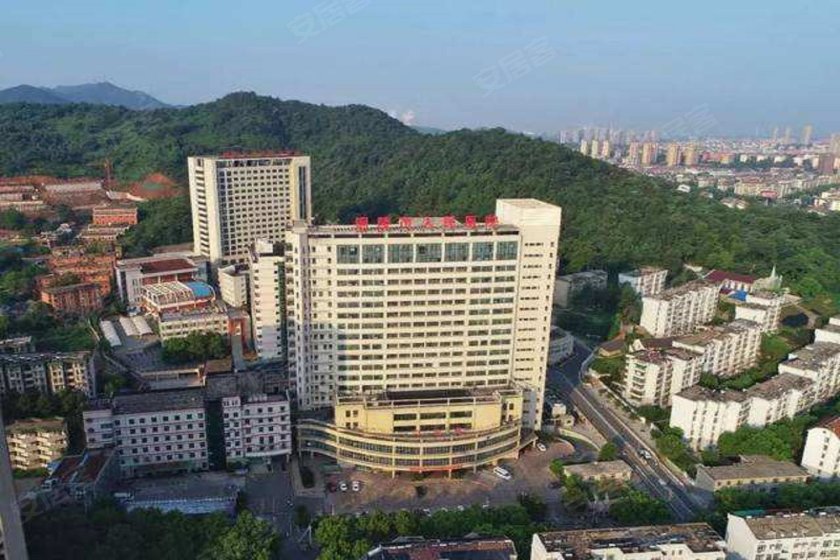 项目地4公里内可到达铜陵市中医医院,市立医院等 ,铜陵市人民医院等