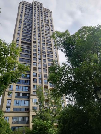 建筑年代:2013绿化率:30%建筑类别:高层一室两室三室四室四室以上紫晶
