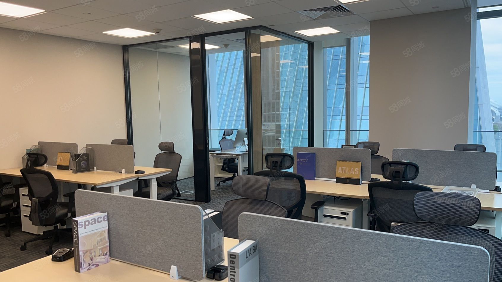 寰图办公空间航天科技广场独立办公室18人间