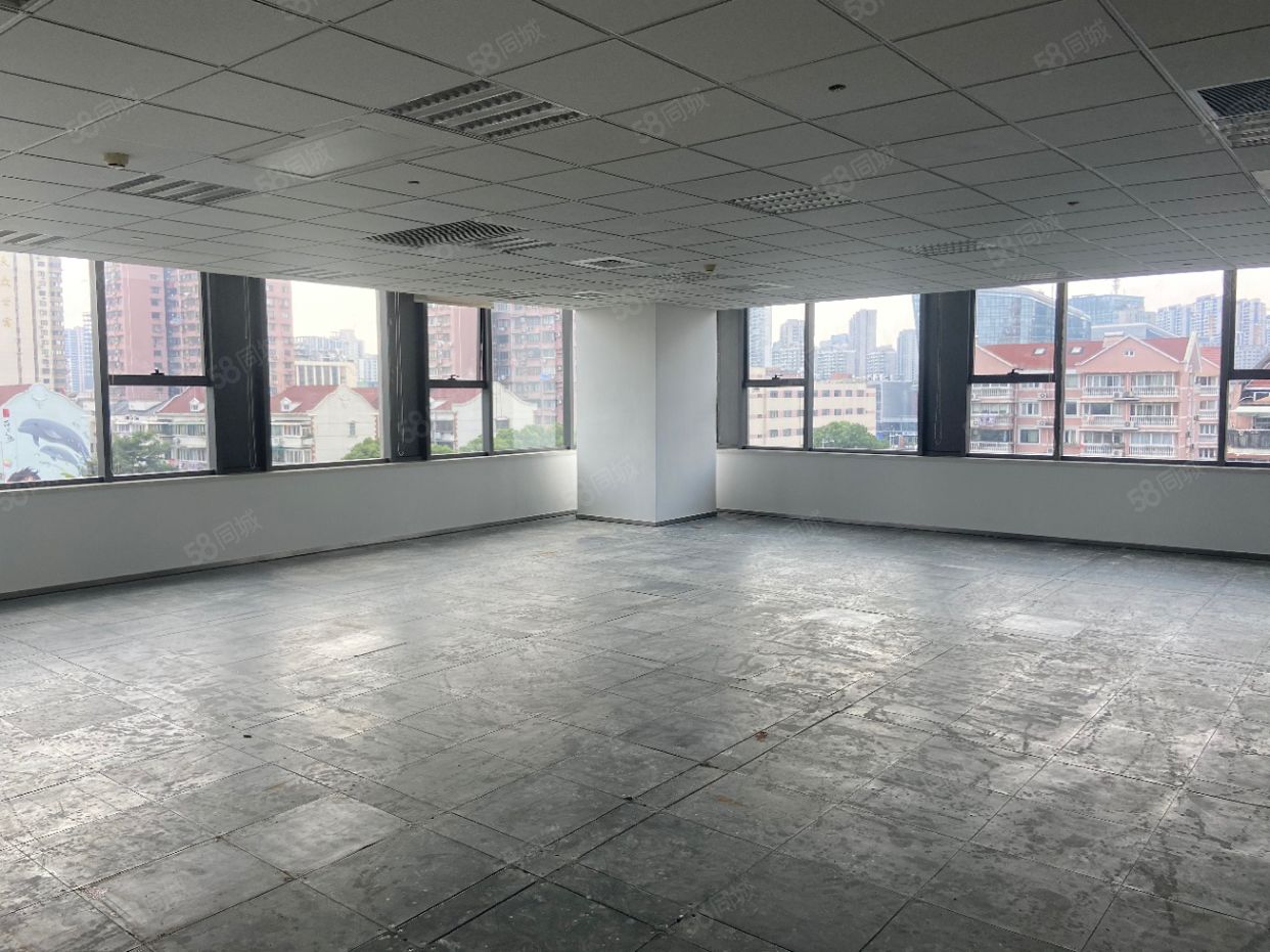 大连路地铁站宝地广场新出双面采光