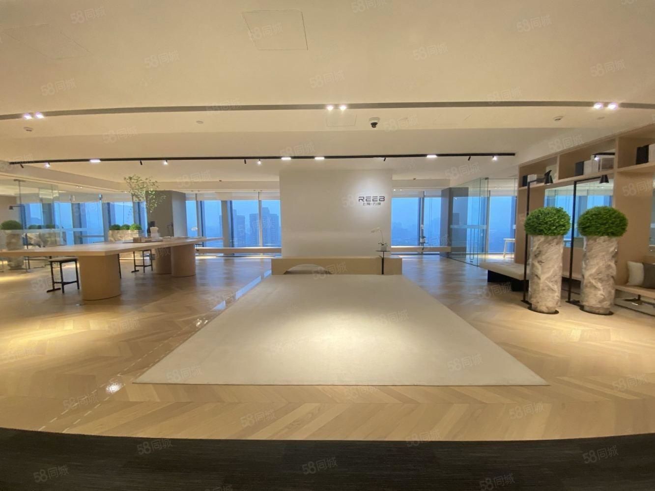 靠地铁站虹桥万科中心业主直租拎包入住高区大平层