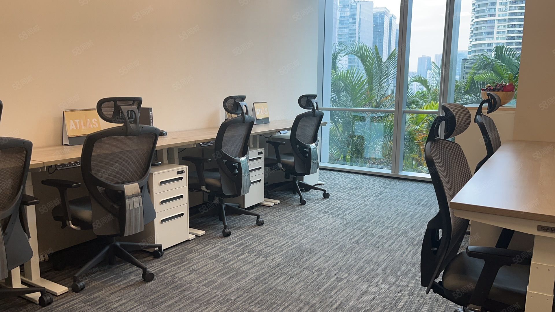 寰图办公空间航天科技广场独立办公室6人间