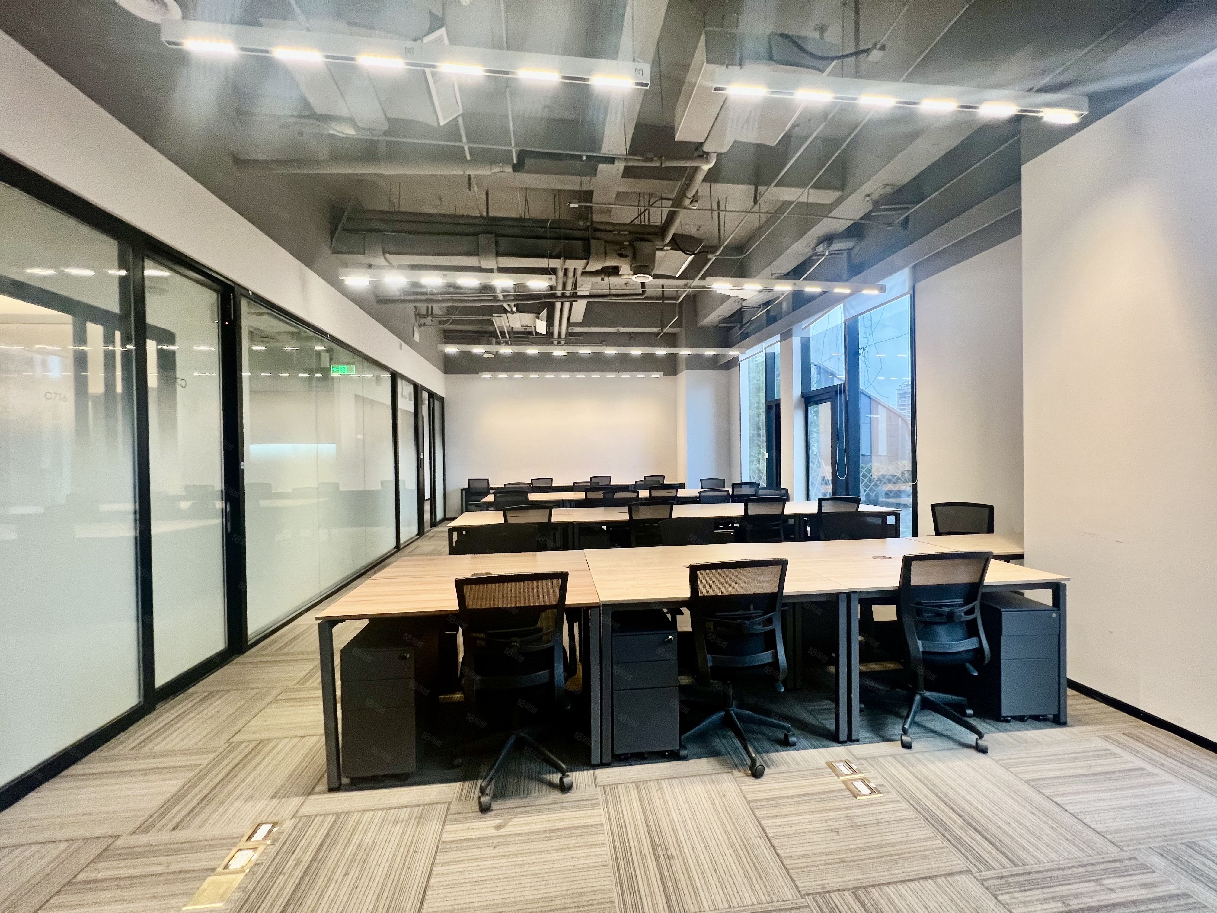 上海写字楼楼盘>静安写字楼楼盘>南京西路/江宁路写字楼楼盘>688广场