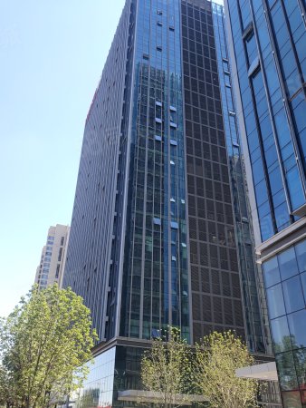 2017绿化率:30%建筑类别:多层一室两室三室四室四室以上时代广场乌
