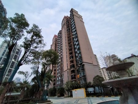 2003绿化率:30%建筑类别:高层赣州章贡章江北大道18号恒瑞蓝波湾一室