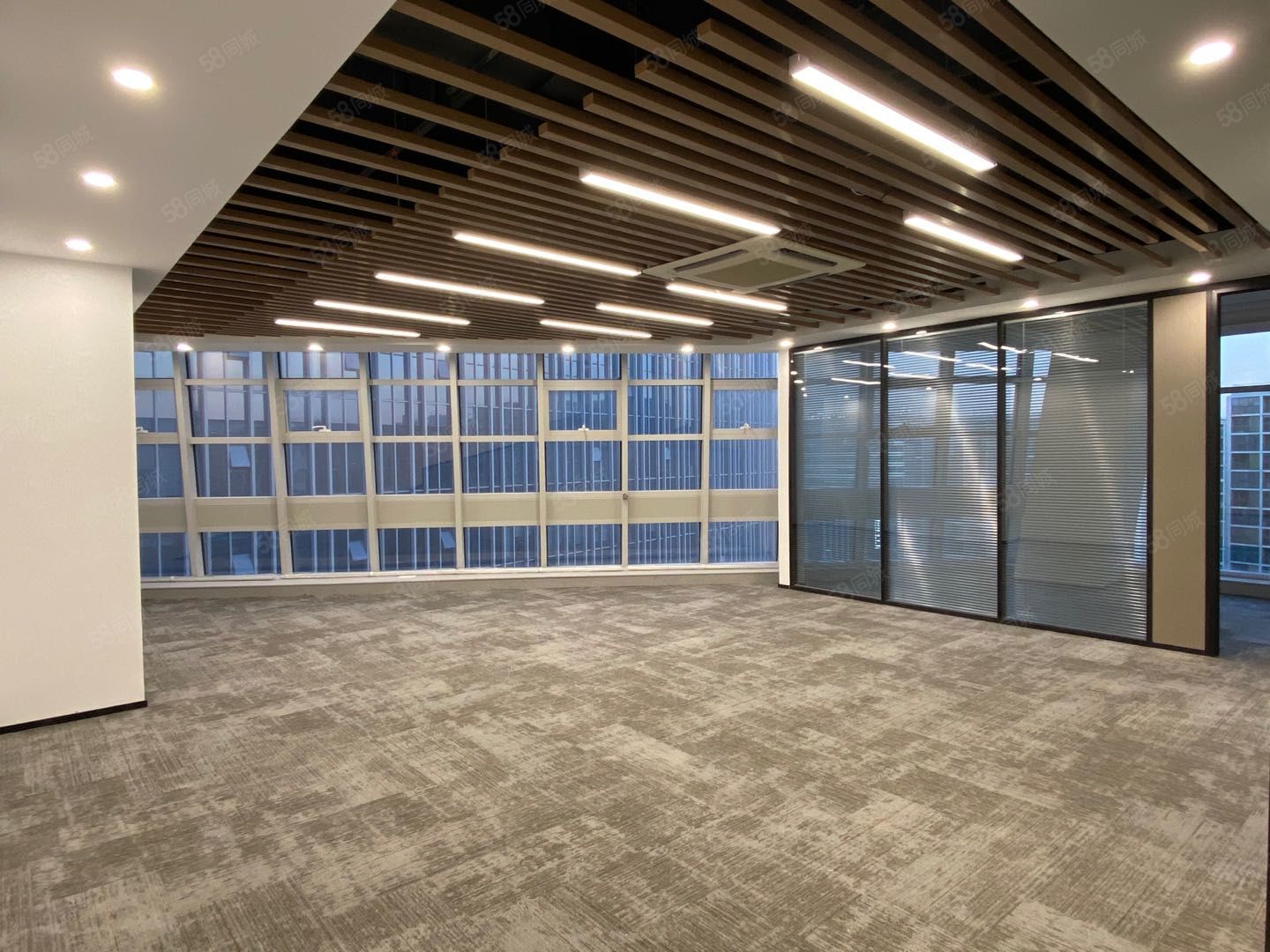 尊宝大厦银尊精装朝南一线江景可预约看房