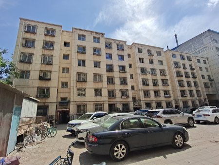 2020绿化率:30%建筑类别:超高层大同平城御河西路御西景苑一室两室