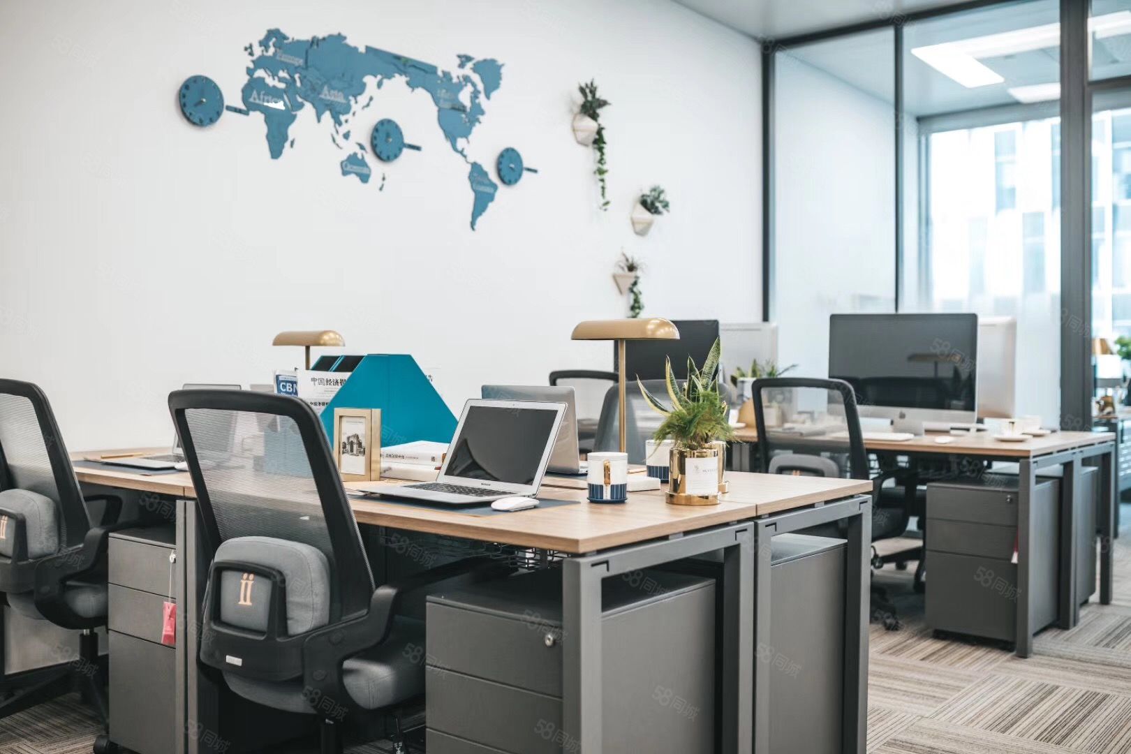 雷格斯港汇恒隆广场办公独立办公室6人间