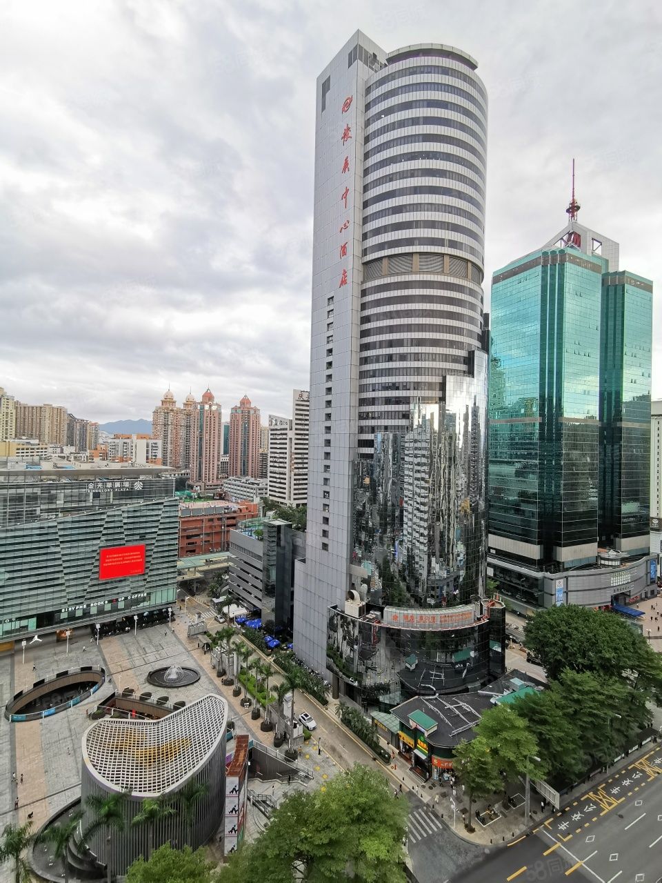 深圳发展中心一层1707平带装修出租