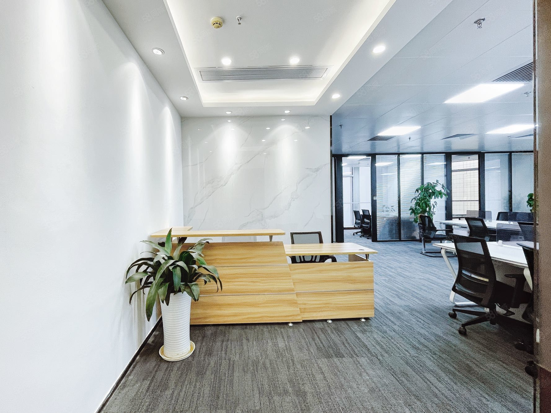 耀中广场写字楼出租