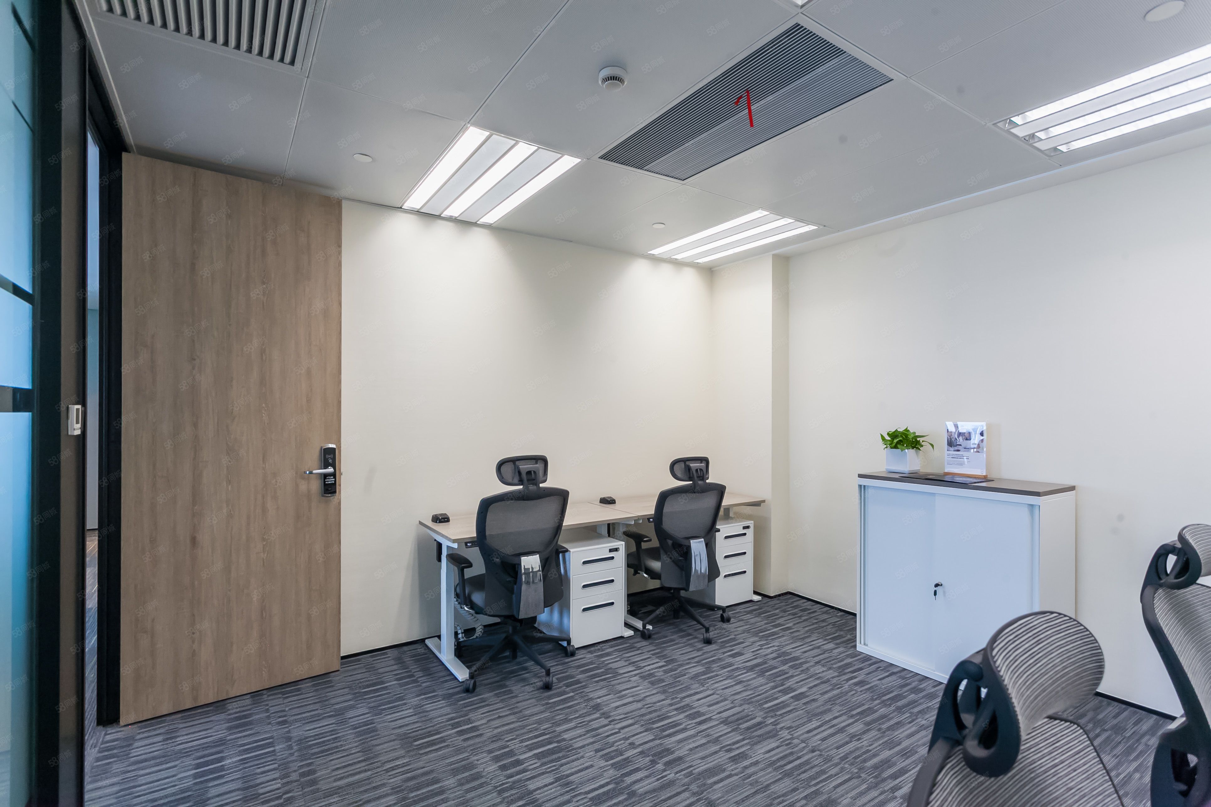 we酷窝soho复兴广场办公独立办公室6人间