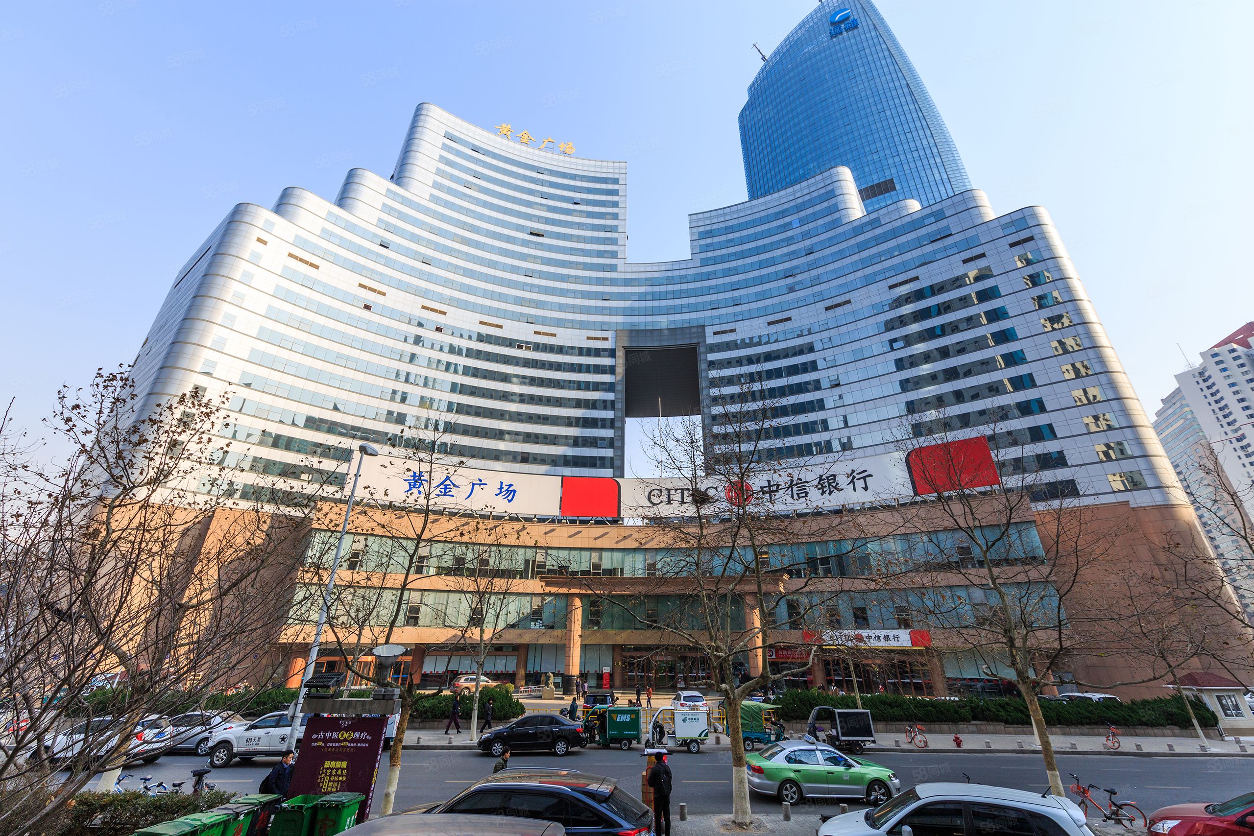 黄金广场麣驋齤龒㎡