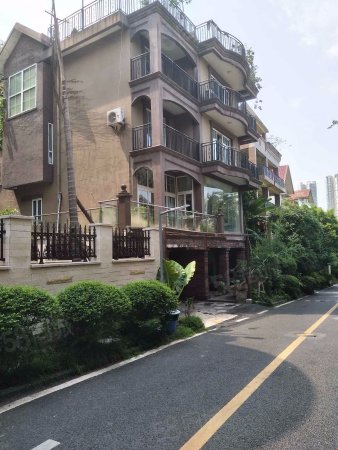         玫瑰山庄(别墅)