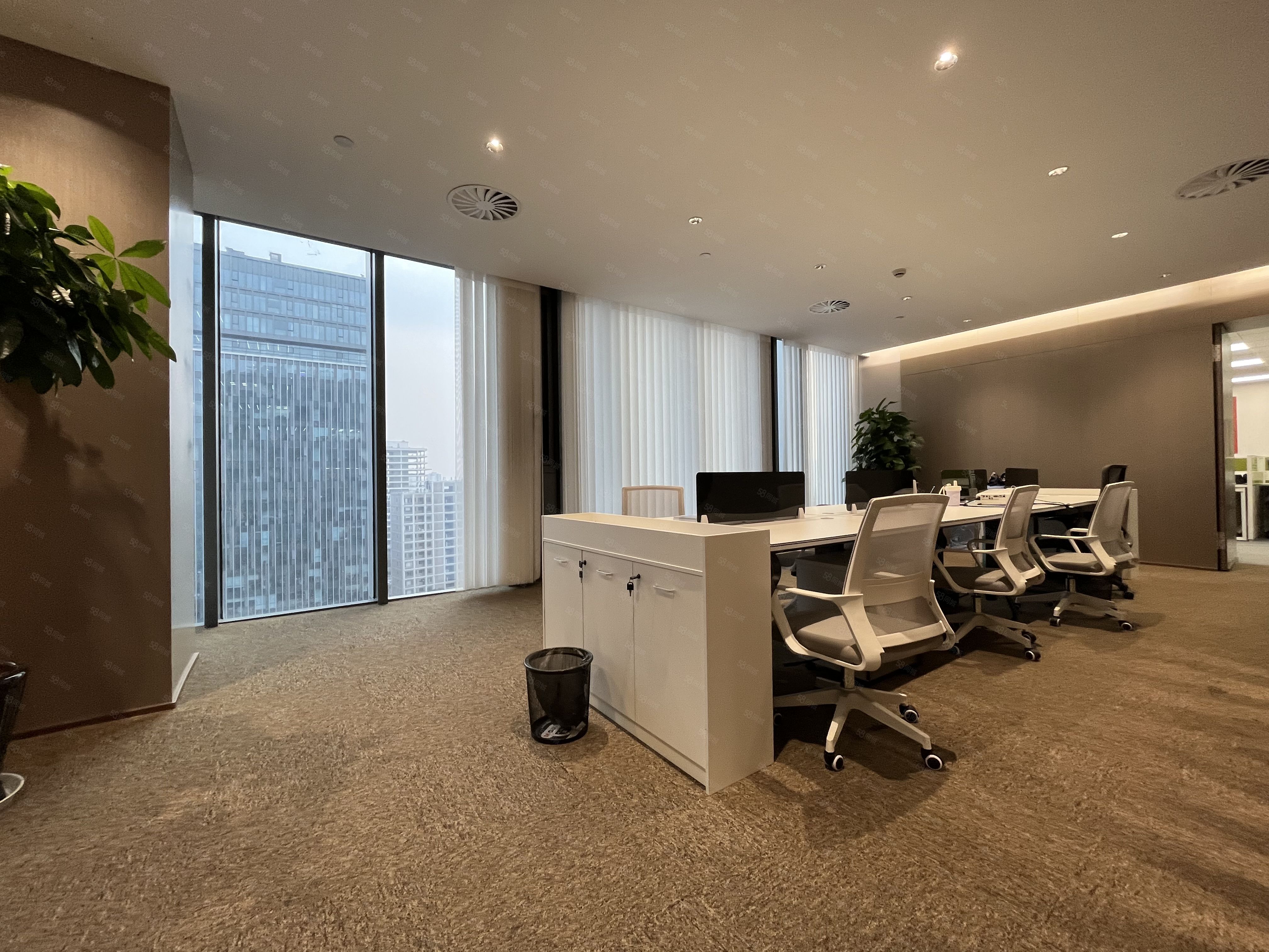 distrii办伴·莲花路啦啦荟城(办公)·2·150㎡写字楼出租信息