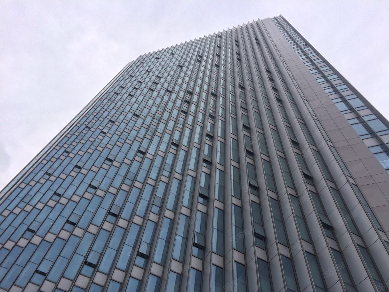 徐汇漕宝路地铁旁丨汇阳广场丨200平办公丨好停车户型正