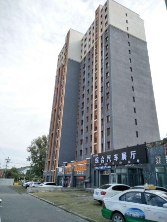 润景华庭承德双桥广仁大街建筑年代:2012绿化率:30%建筑类别:小高层