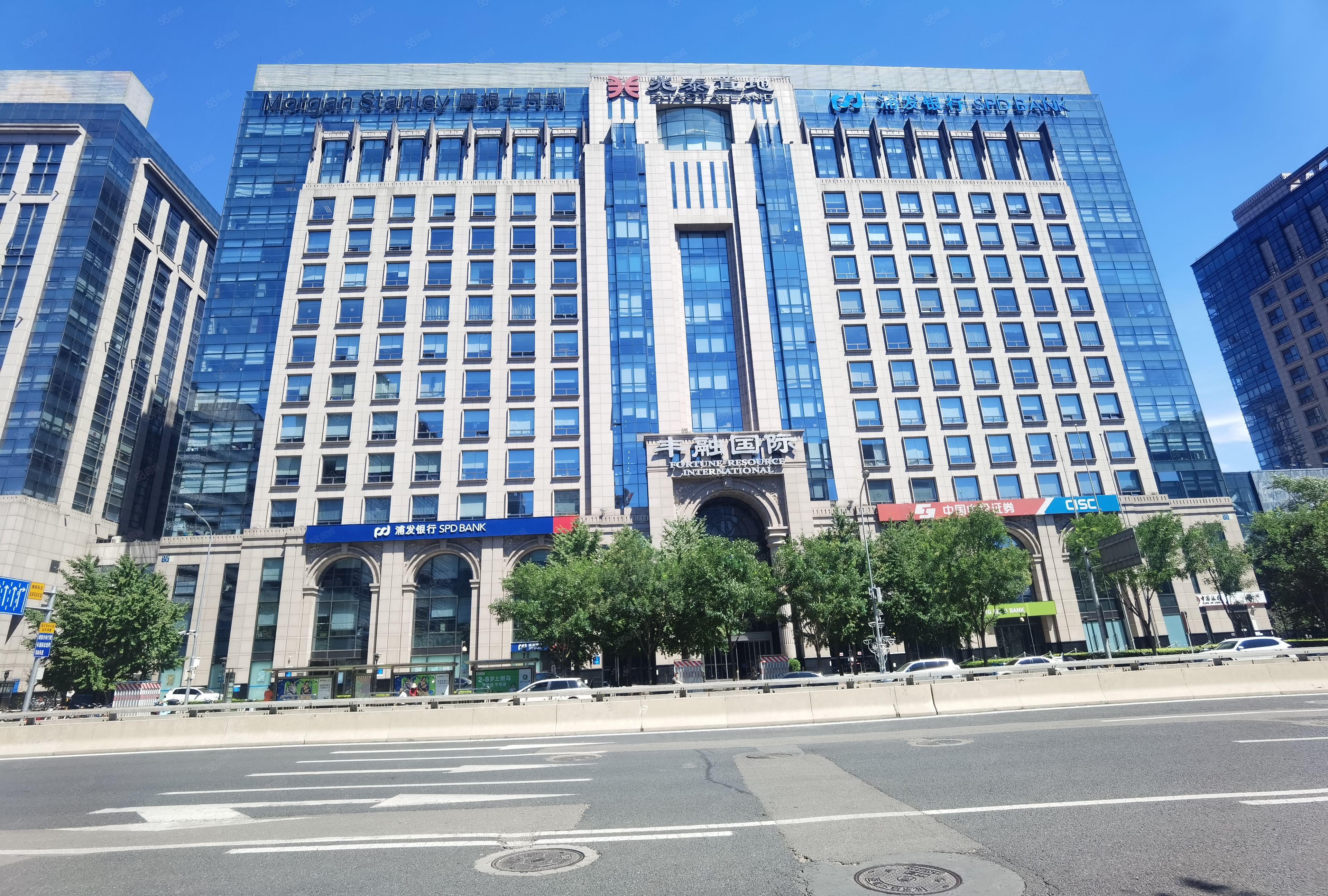 丰融国际大厦精装带家具拎包入驻急租