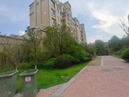 2015绿化率:30%建筑类别:小高层赣州崇义正德路山水涧一室两室三室