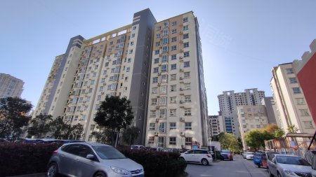 2015绿化率:44%建筑类别:高层商丘梁园宋城路南湖公馆一室两室三室
