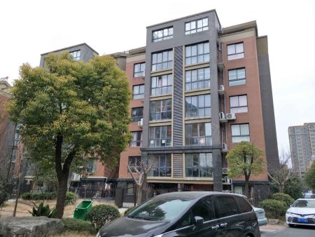 2011绿化率:30%建筑类别:多层一室两室三室四室四室以上瑞景桦庭灌南