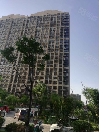 2004绿化率:30%建筑类别:高层一室两室三室四室四室以上龙城御园梁山