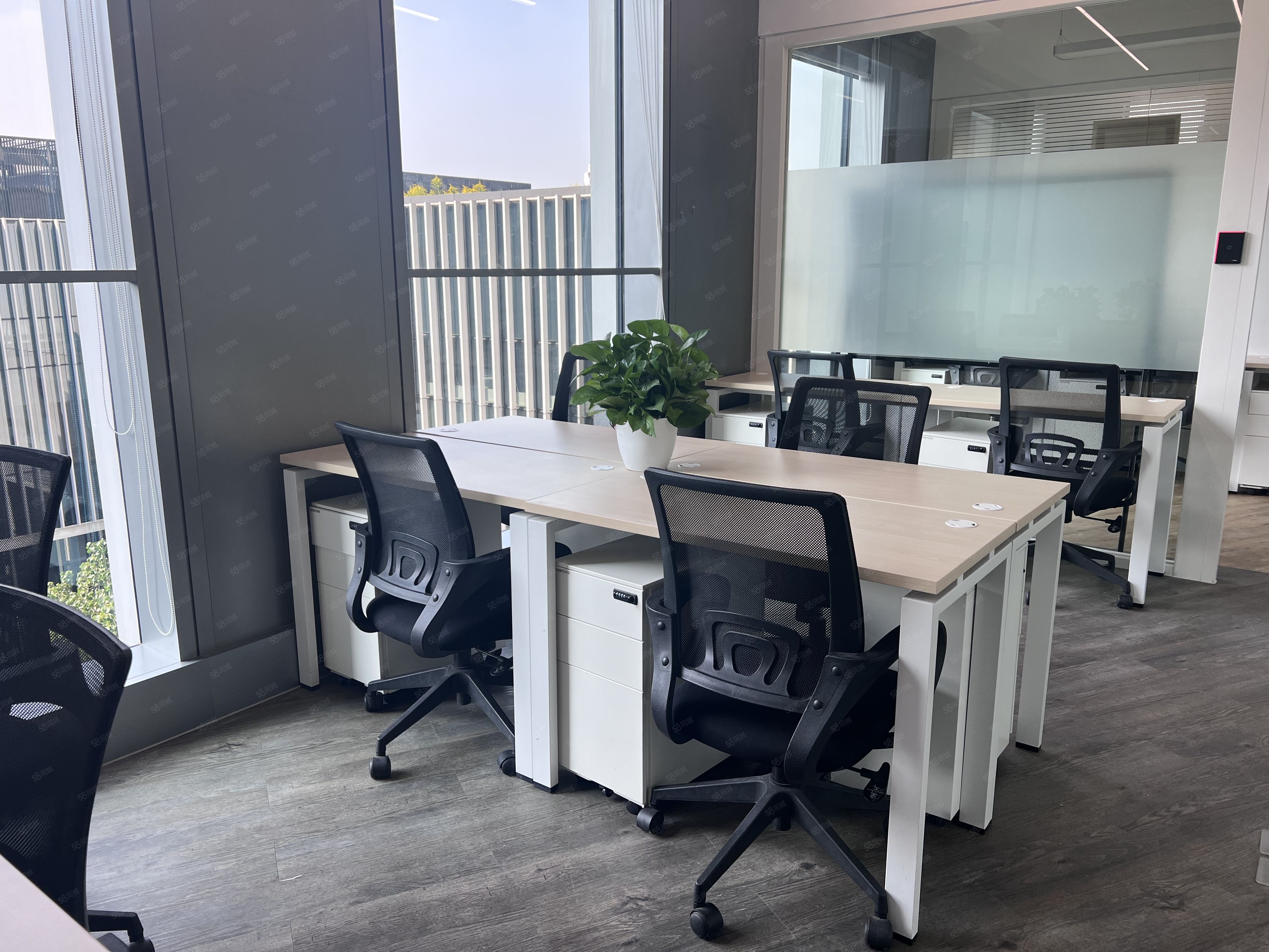 加禾sohosoho天山广场独立办公室11人间