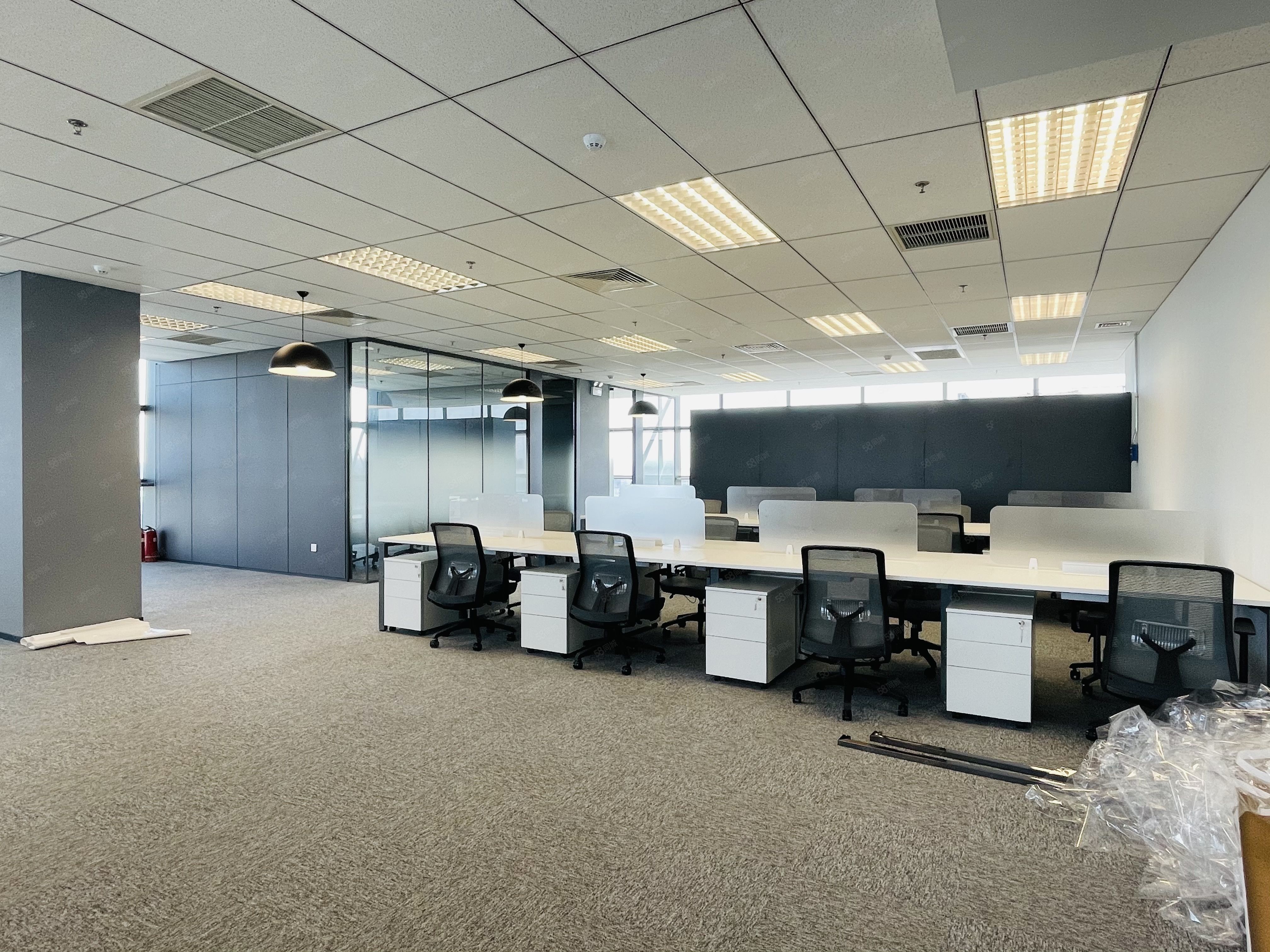 亦庄大族广场地铁口