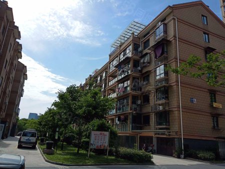 新湖园绍兴越城云东路建筑年代:1994绿化率:20%建筑类别:高层一室两室