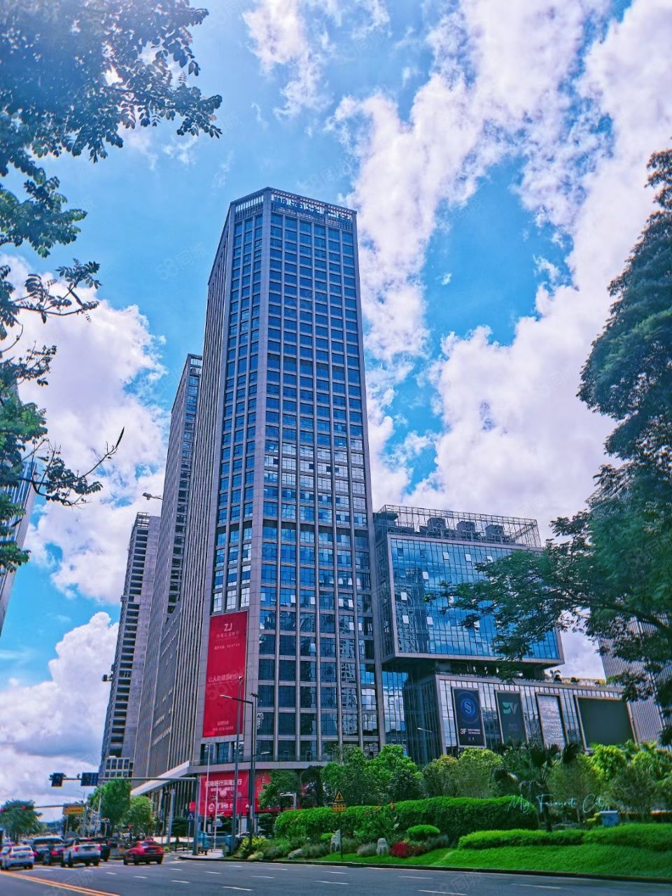 鹏润达商业广场麣龤饩㎡
