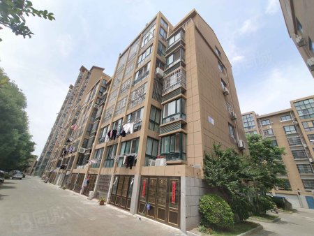 2015绿化率:41%建筑类别:高层阜宁阜宁城南新区上海路7号冠城华府一室